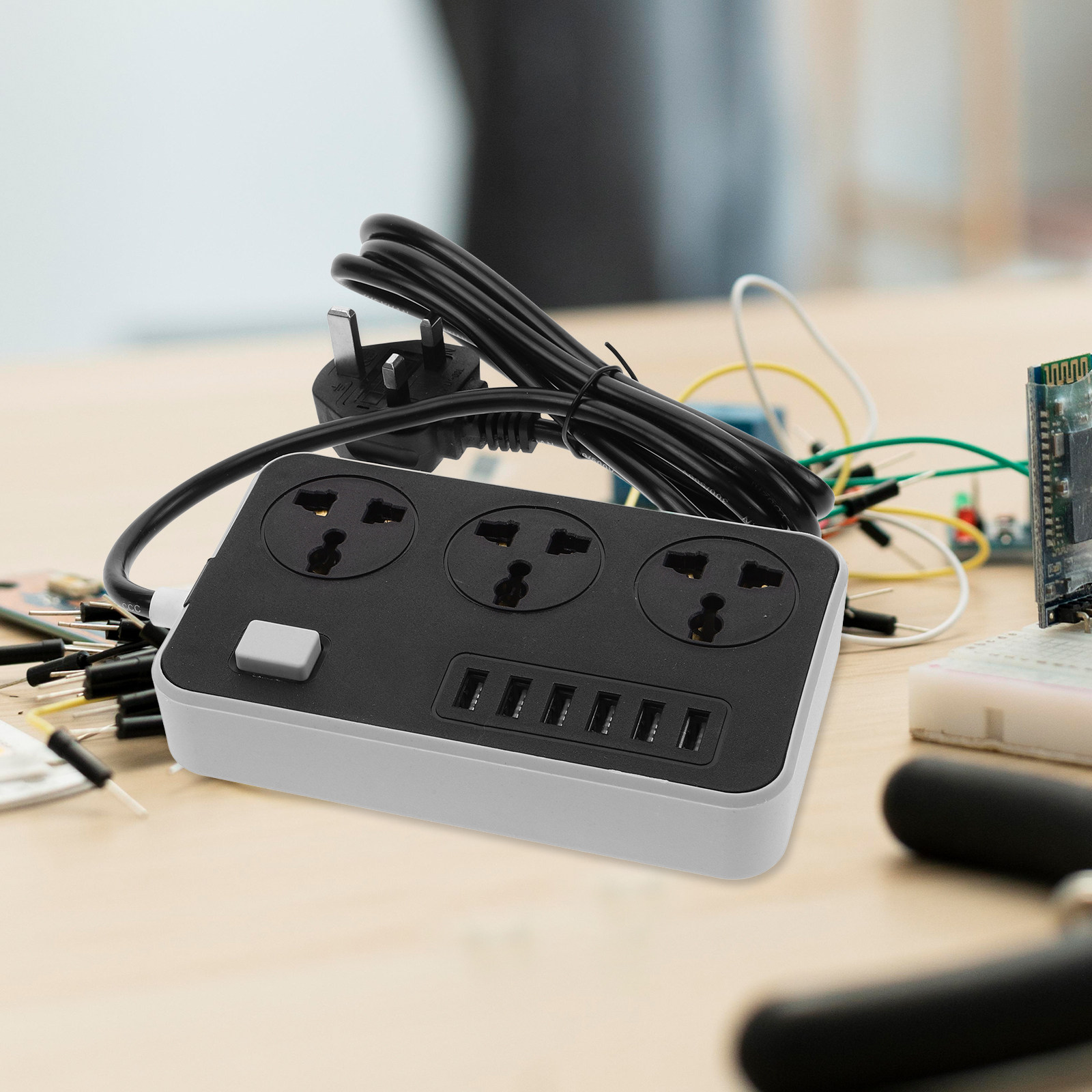 旅行用電源タップ、USBポート付き、縦型、多機能電源コンセン - Outdoor Use Power Strip のレビューと価格